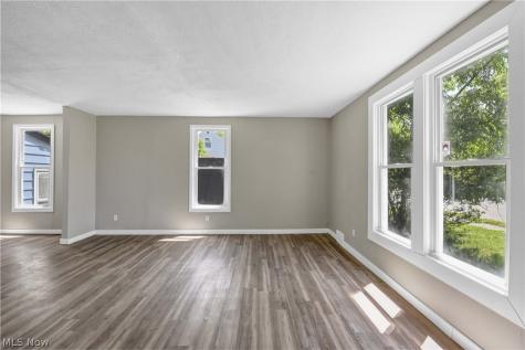 15413 Raymond Street Maple Heights OH 44137