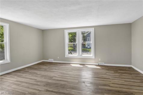 15413 Raymond Street Maple Heights OH 44137