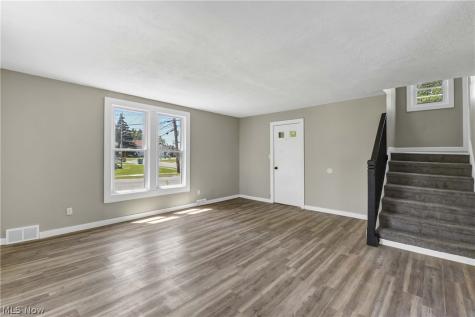 15413 Raymond Street Maple Heights OH 44137