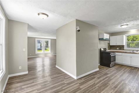15413 Raymond Street Maple Heights OH 44137