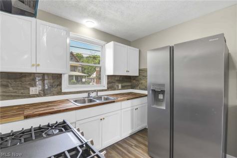 15413 Raymond Street Maple Heights OH 44137