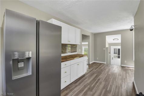 15413 Raymond Street Maple Heights OH 44137