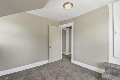 15413 Raymond Street Maple Heights OH 44137