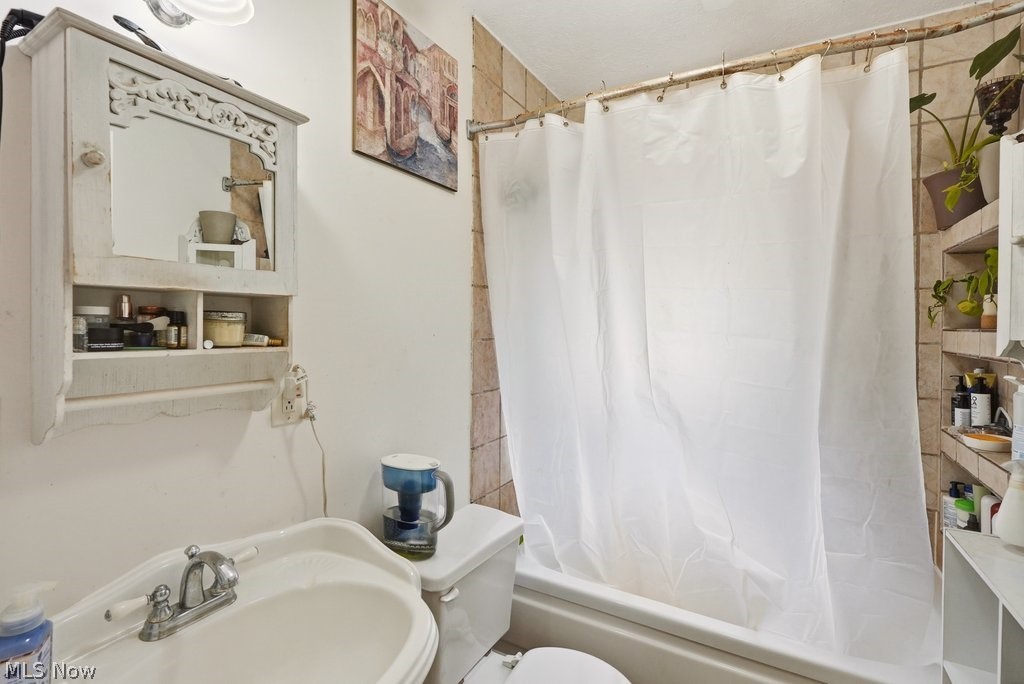 7429 Chagrin Road Chagrin Falls OH 44023