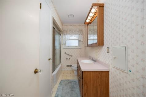 3331 Stanfield Drive Parma OH 44134