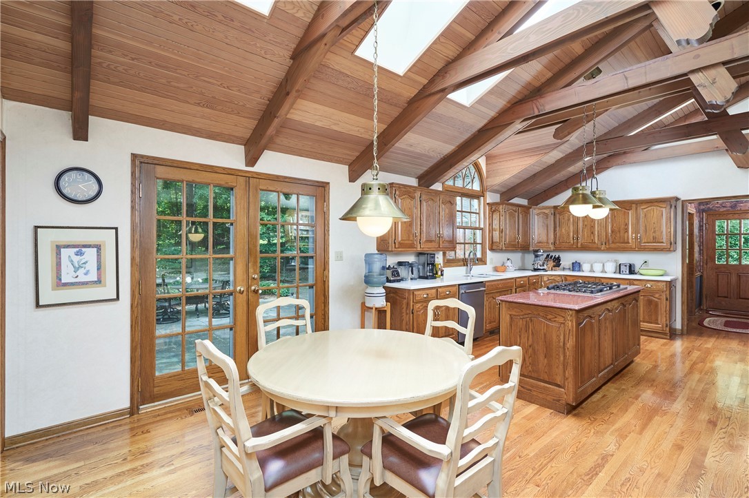 3807 Mapleleaf Hill Bath OH 44333