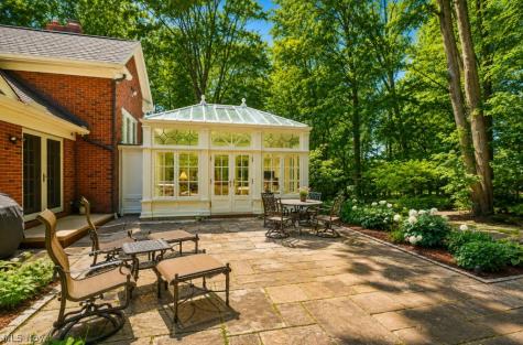 3807 Mapleleaf Hill Bath OH 44333