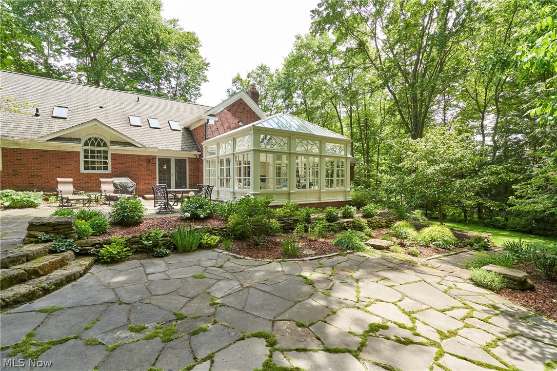 3807 Mapleleaf Hill Bath OH 44333