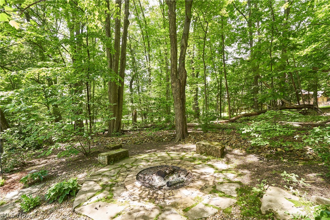 3807 Mapleleaf Hill Bath OH 44333