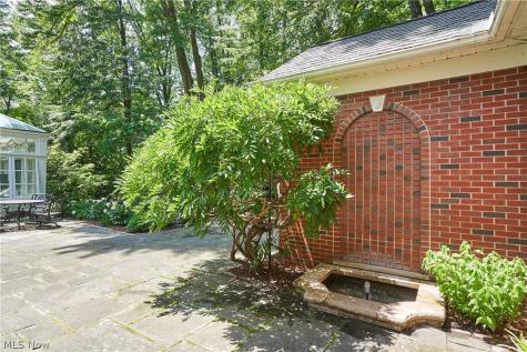 3807 Mapleleaf Hill Bath OH 44333