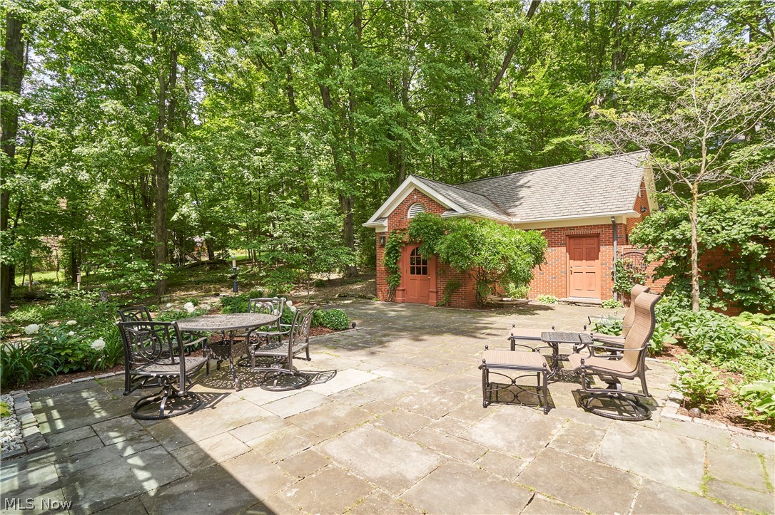 3807 Mapleleaf Hill Bath OH 44333