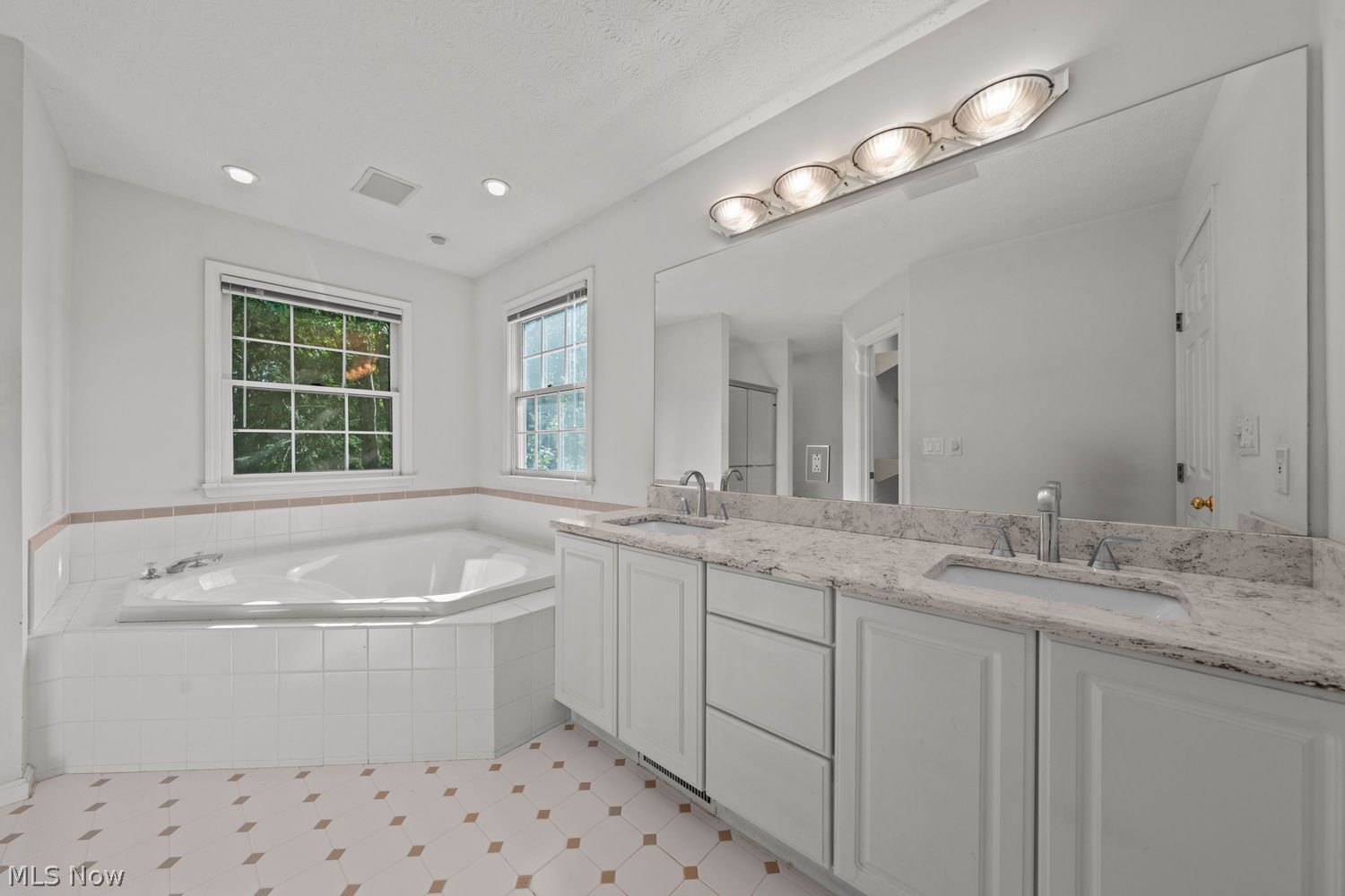 35550 Spicebush Lane Solon OH 44139