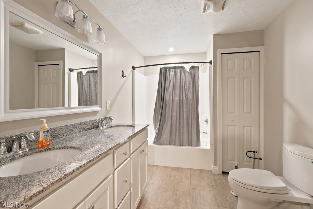 8320 Woodberry Boulevard Chagrin Falls OH 44023
