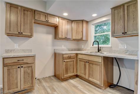 852 15th Street NW Massillon OH 44647