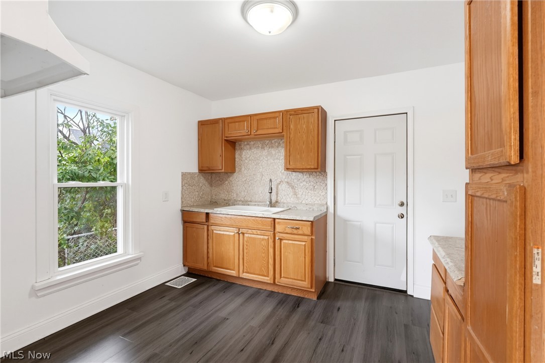 529 Hazel Place Akron OH 44304