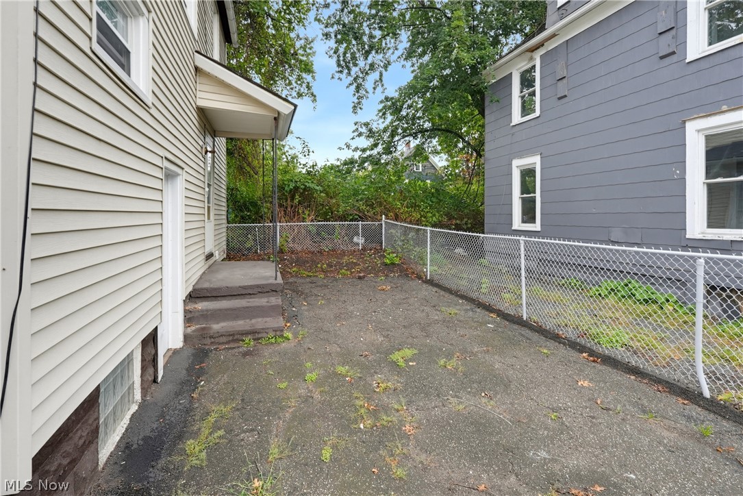529 Hazel Place Akron OH 44304