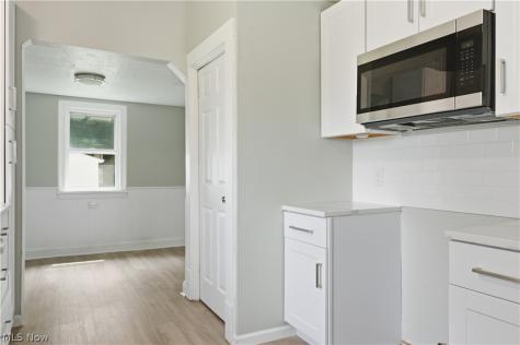 521 Cambridge Avenue Youngstown OH 44502