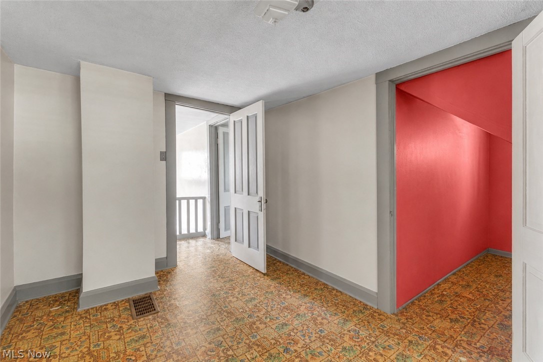 3356 S Leavitt Road SW Lordstown OH 44481