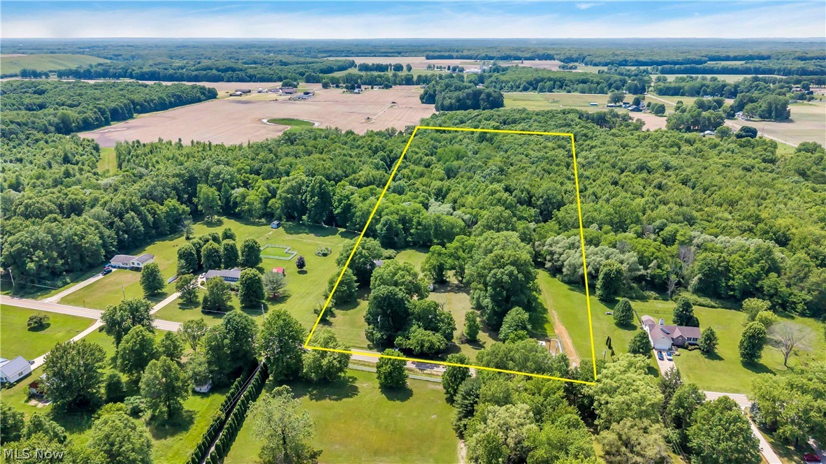 3356 S Leavitt Road SW Lordstown OH 44481