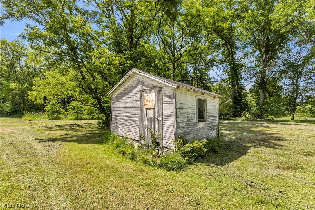 3356 S Leavitt Road SW Lordstown OH 44481