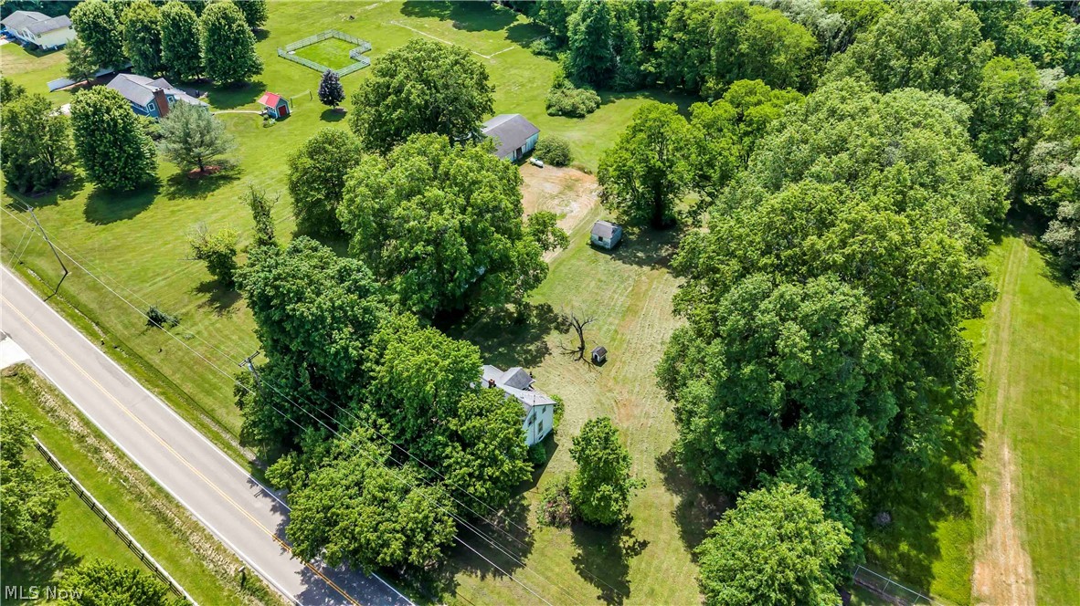 3356 S Leavitt Road SW Lordstown OH 44481