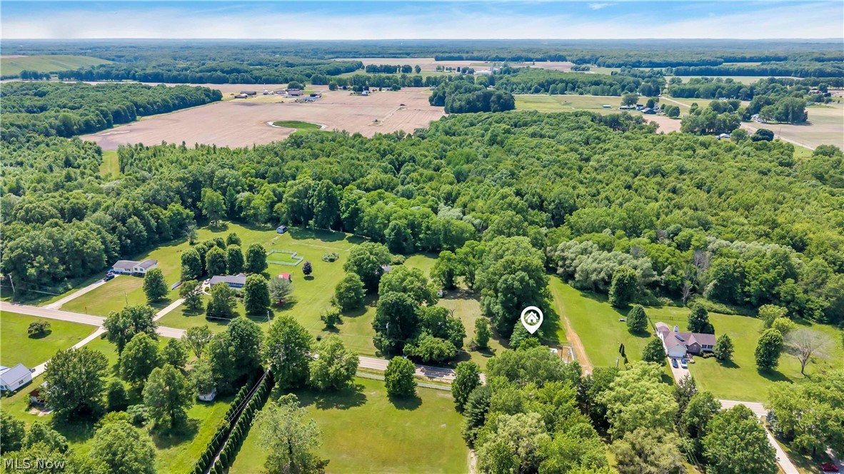 3356 S Leavitt Road SW Lordstown OH 44481