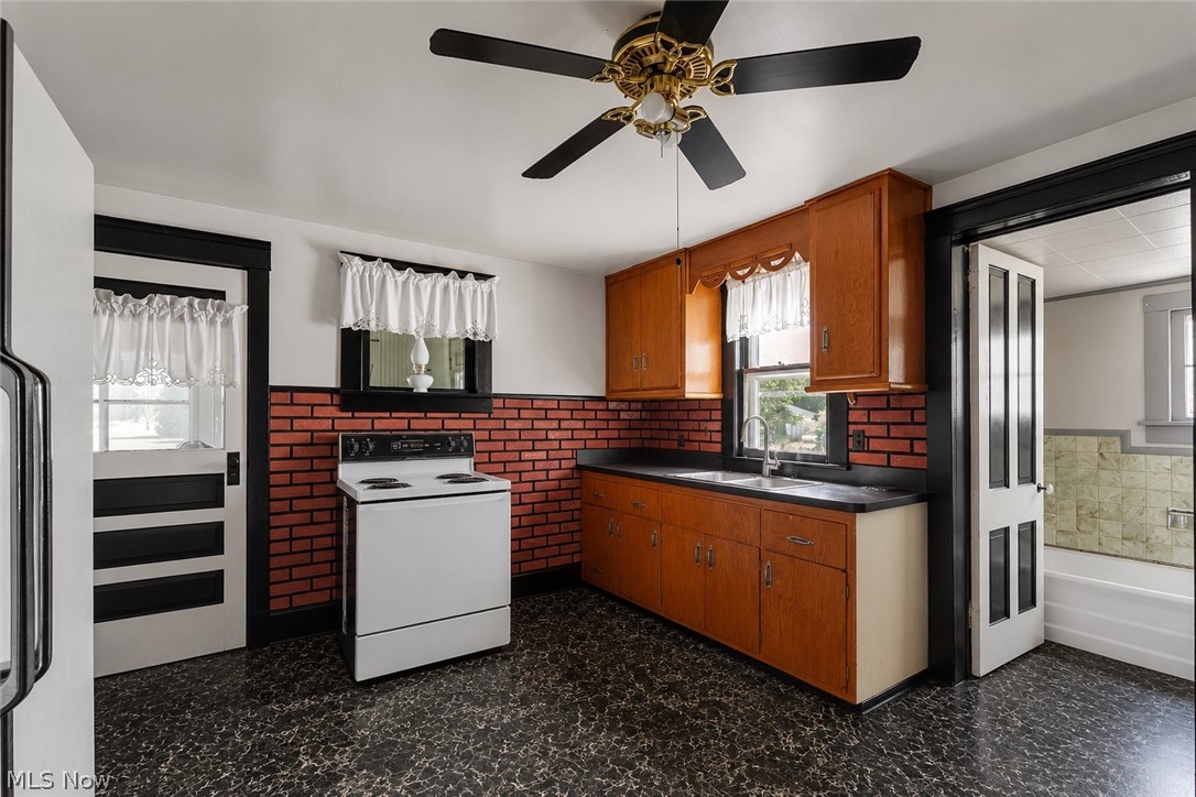3356 S Leavitt Road SW Lordstown OH 44481
