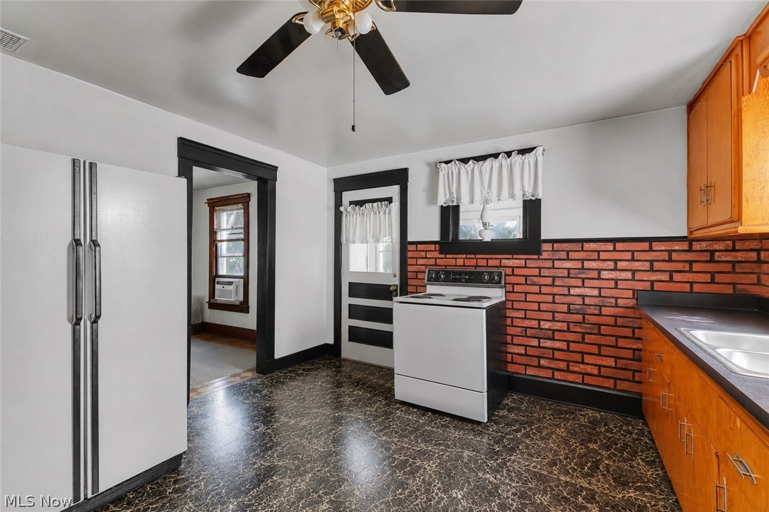 3356 S Leavitt Road SW Lordstown OH 44481