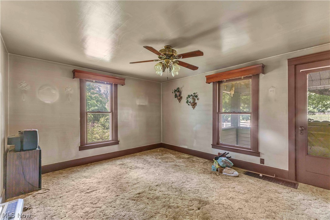 3356 S Leavitt Road SW Lordstown OH 44481