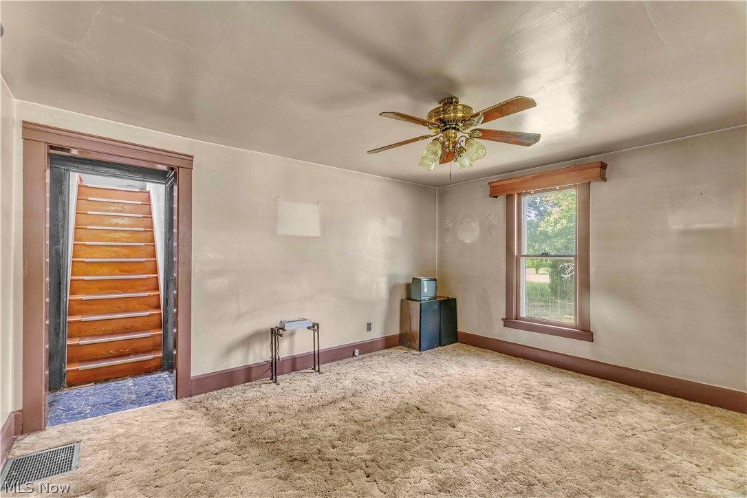 3356 S Leavitt Road SW Lordstown OH 44481