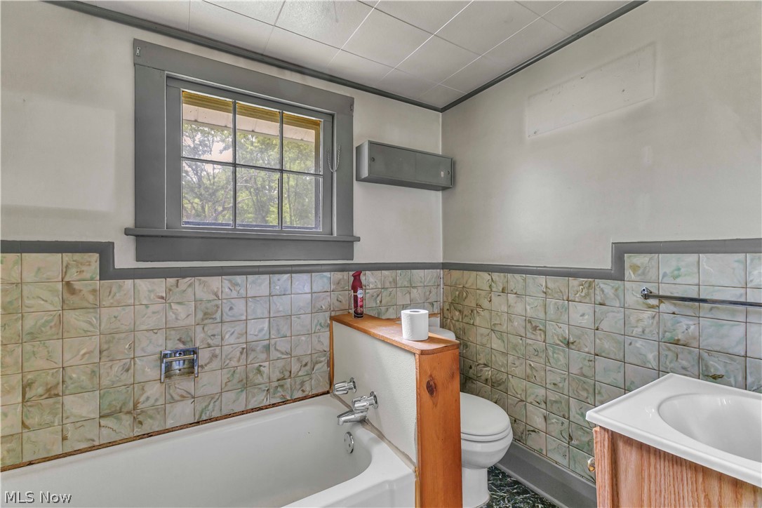 3356 S Leavitt Road SW Lordstown OH 44481
