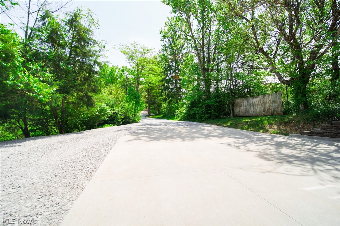 2317 Goshen Hill Road SE New Philadelphia OH 44663