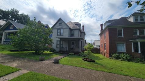 304 Oakwood Avenue Marietta OH 45750