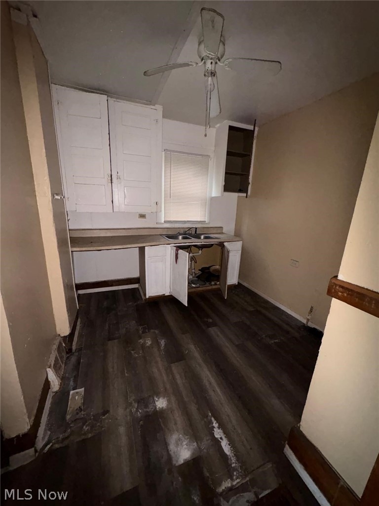 12520 Cornado Avenue Cleveland OH 44108