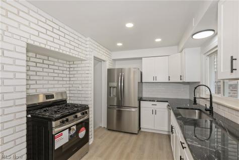 17917 Mccracken Road Maple Heights OH 44137