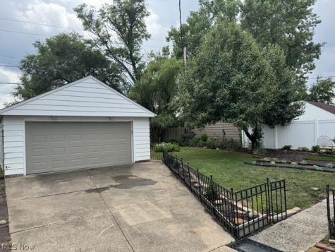 2725 Walbrook Avenue Cleveland OH 44109