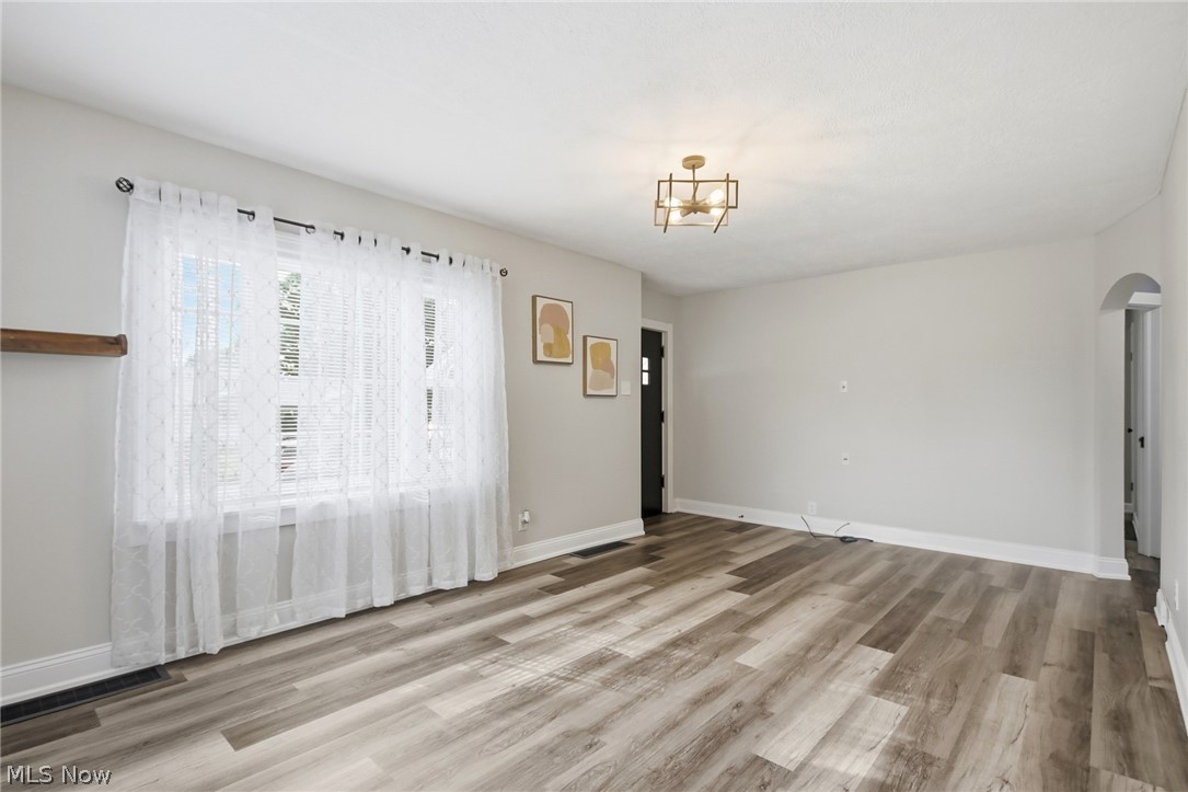 571 Wesleyan Avenue Barberton OH 44203