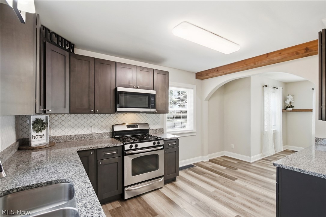 571 Wesleyan Avenue Barberton OH 44203