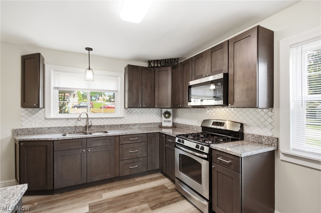 571 Wesleyan Avenue Barberton OH 44203