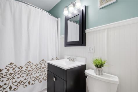 571 Wesleyan Avenue Barberton OH 44203