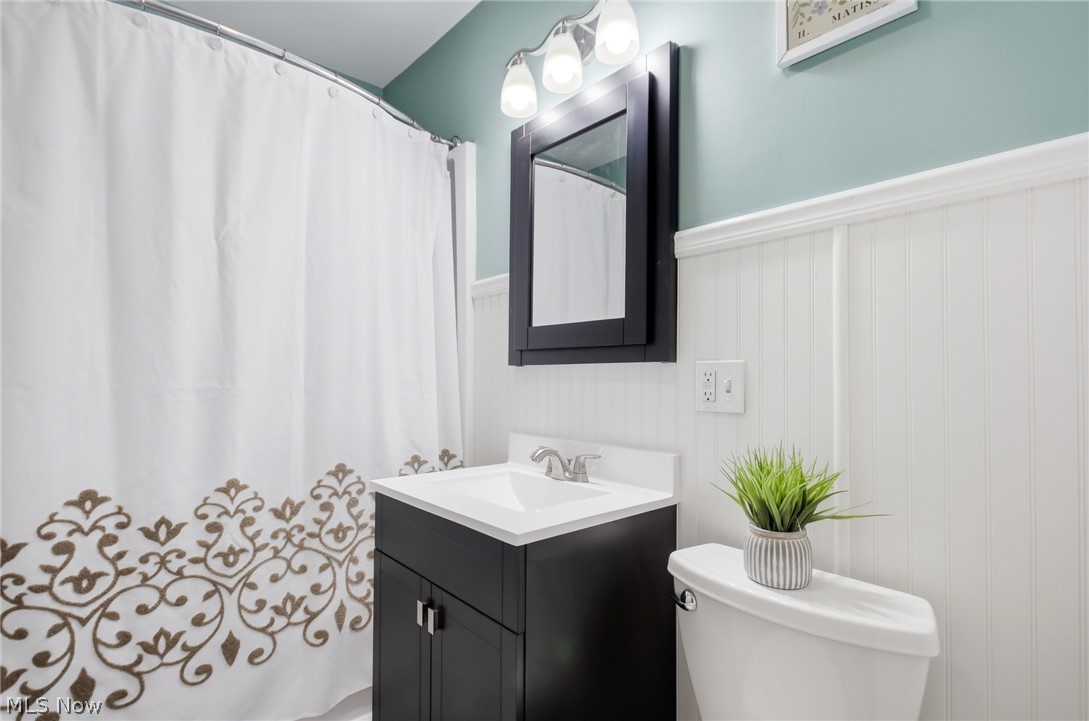 571 Wesleyan Avenue Barberton OH 44203