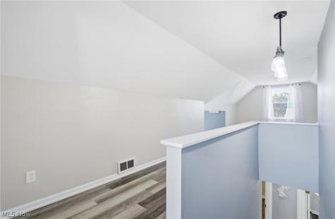 571 Wesleyan Avenue Barberton OH 44203