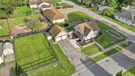 571 Wesleyan Avenue Barberton OH 44203