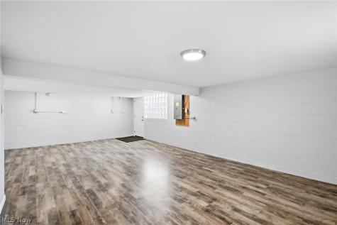 571 Wesleyan Avenue Barberton OH 44203