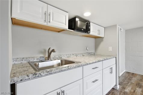 571 Wesleyan Avenue Barberton OH 44203