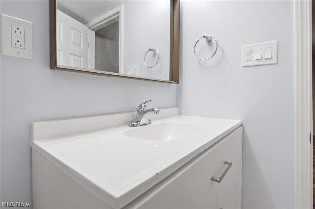 571 Wesleyan Avenue Barberton OH 44203
