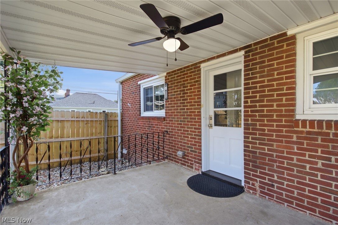571 Wesleyan Avenue Barberton OH 44203
