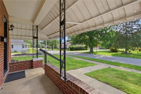 571 Wesleyan Avenue Barberton OH 44203