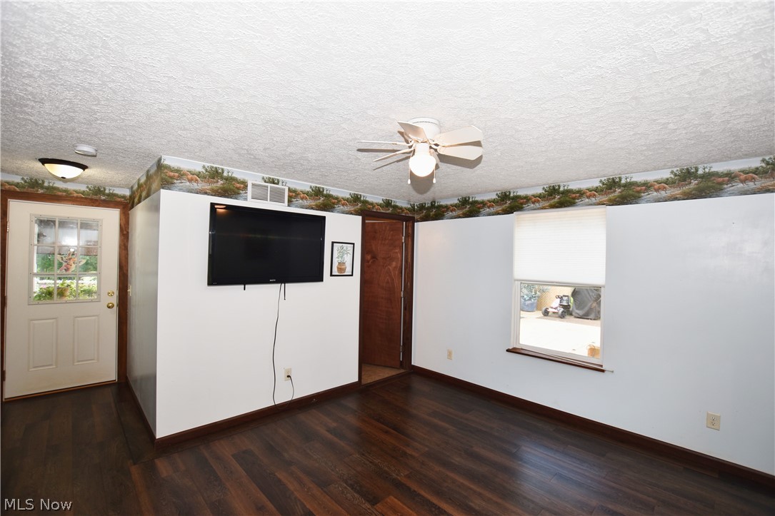 3125 Newmont Street Magnolia OH 44643