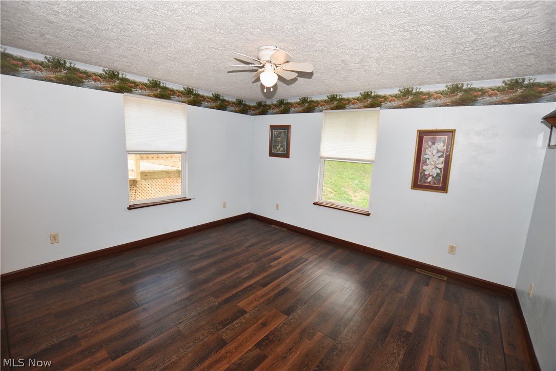 3125 Newmont Street Magnolia OH 44643